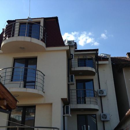 Guest House Luchi Varshets  Ngoại thất bức ảnh