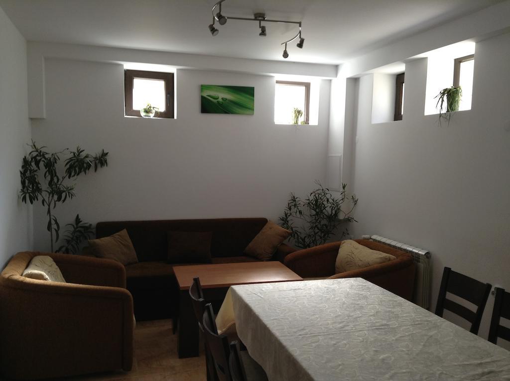 Guest House Luchi Varshets  Ngoại thất bức ảnh