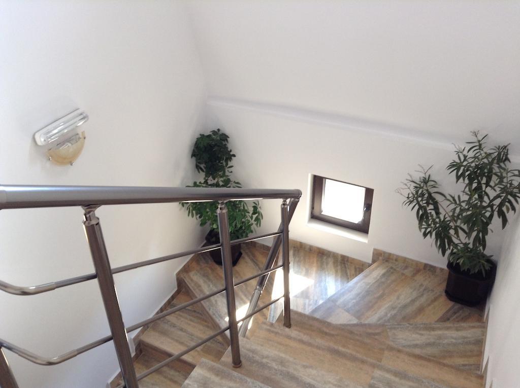 Guest House Luchi Varshets  Ngoại thất bức ảnh