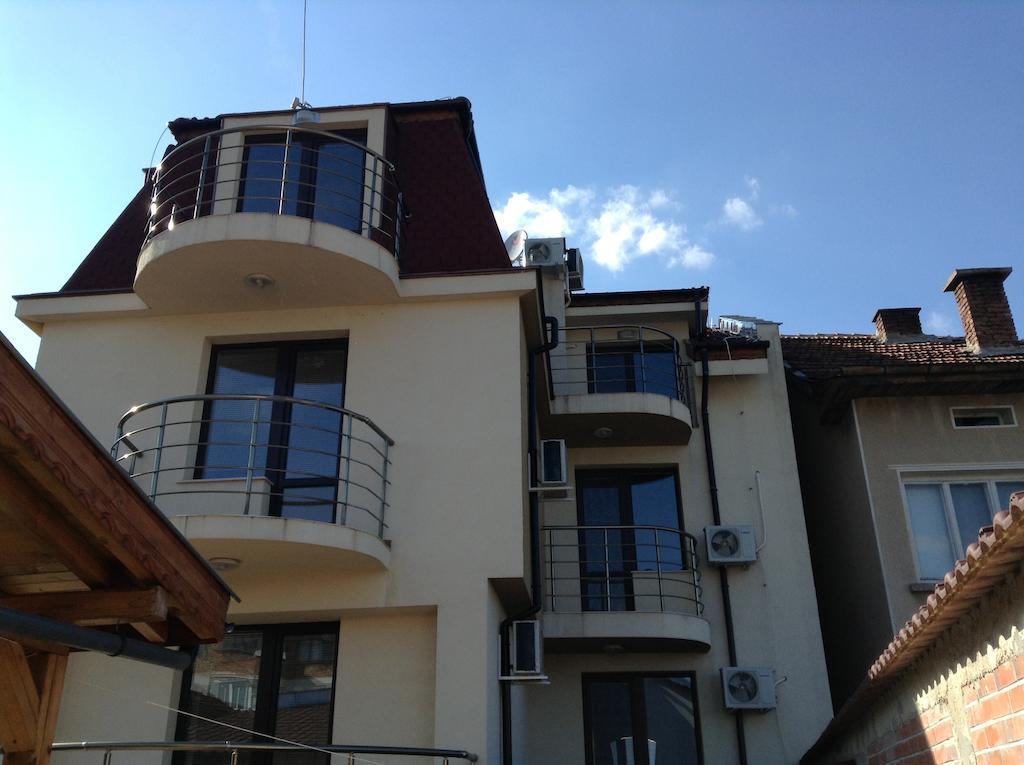 Guest House Luchi Varshets  Ngoại thất bức ảnh